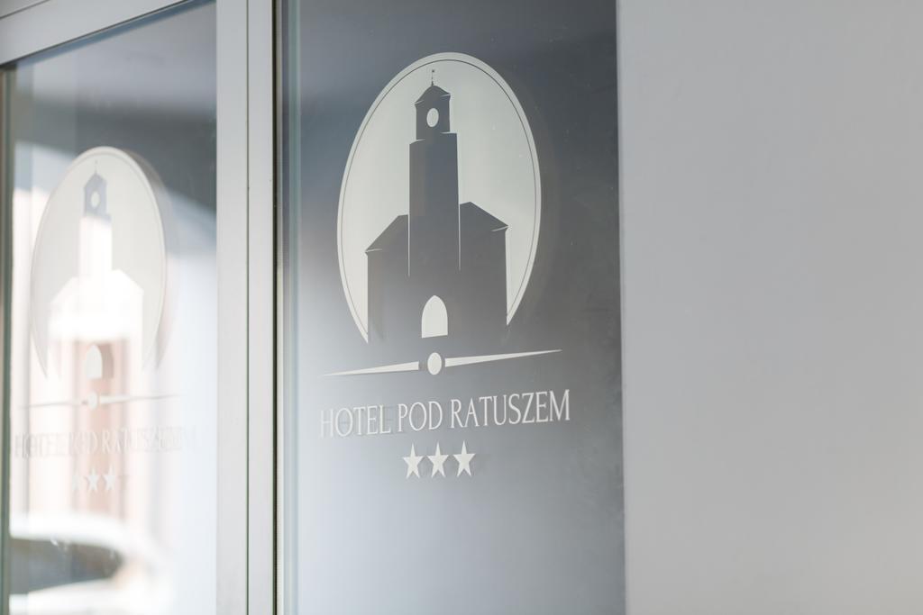 Pod Ratuszem Wieluń Exterior foto