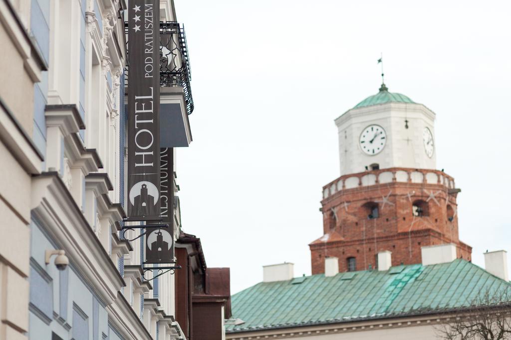 Pod Ratuszem Wieluń Exterior foto