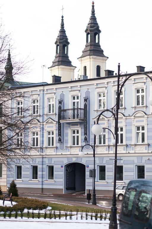 Pod Ratuszem Wieluń Exterior foto